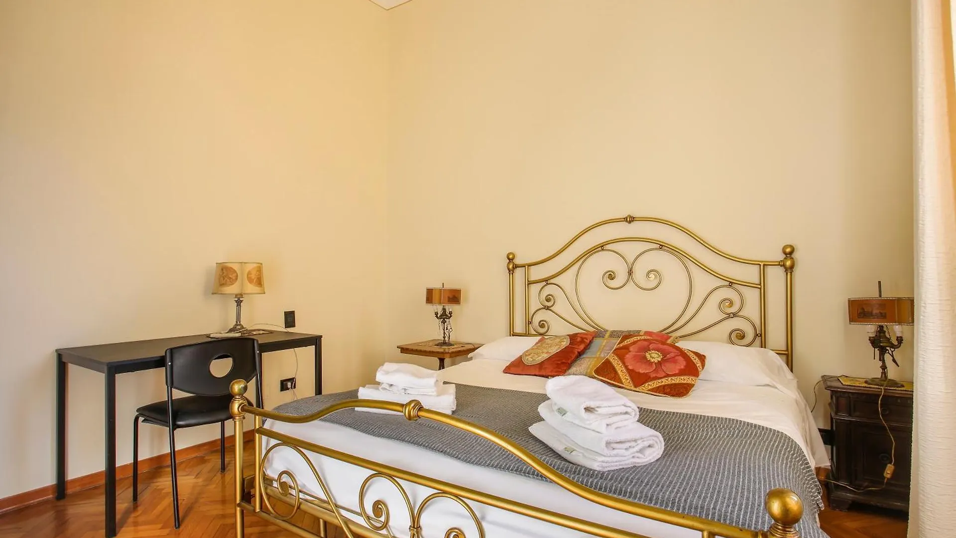 Oltrarno Tasso Apartment In Florence